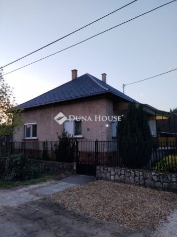 Eladó családi ház, Monoron 62.9 M Ft, 3 szobás