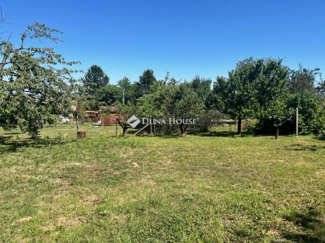 Eladó telek, Pécsett, Fürtöske utcában 8.5 M Ft