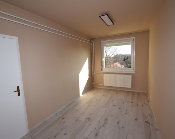 Eladó panellakás, Debrecenben 79.9 M Ft, 2+1 szobás