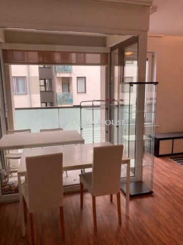 Eladó téglalakás, Budapesten, VIII. kerületben, Corvin sétányon