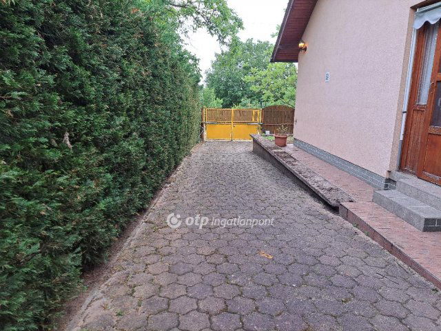 Eladó nyaraló, Mogyoródon 47.5 M Ft, 1 szobás