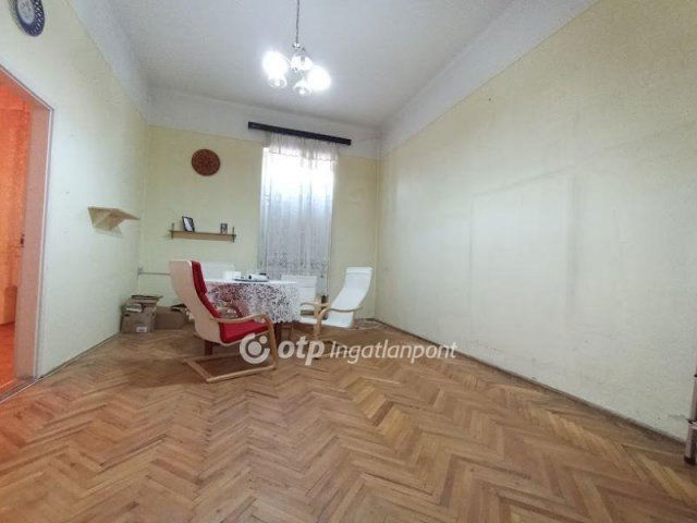 Eladó téglalakás, Gyöngyösön 29.5 M Ft, 1+1 szobás