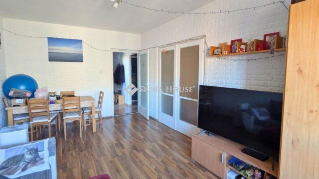 Eladó panellakás, Budapesten, III. kerületben 63.9 M Ft, 2 szobás