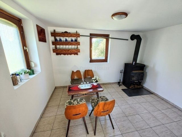 Eladó nyaraló, Szegeden 27.5 M Ft, 2 szobás