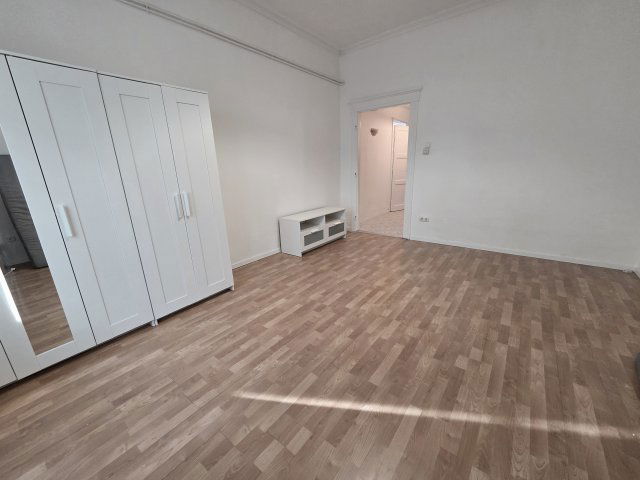 Eladó téglalakás, Budapesten, IV. kerületben 49.3 M Ft, 1 szobás