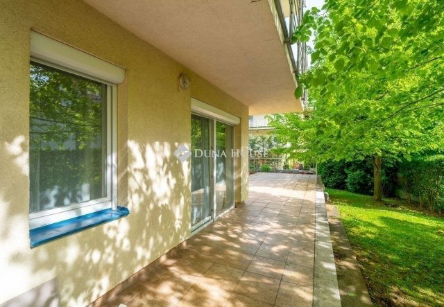 Eladó téglalakás, Budapesten, II. kerületben 74.9 M Ft, 1 szobás