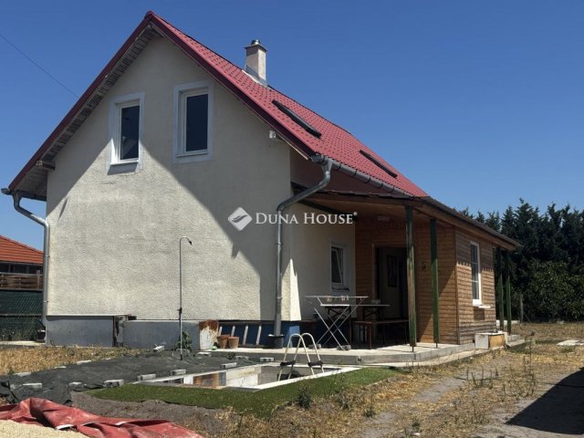 Eladó családi ház, Délegyházán 79.9 M Ft, 4 szobás