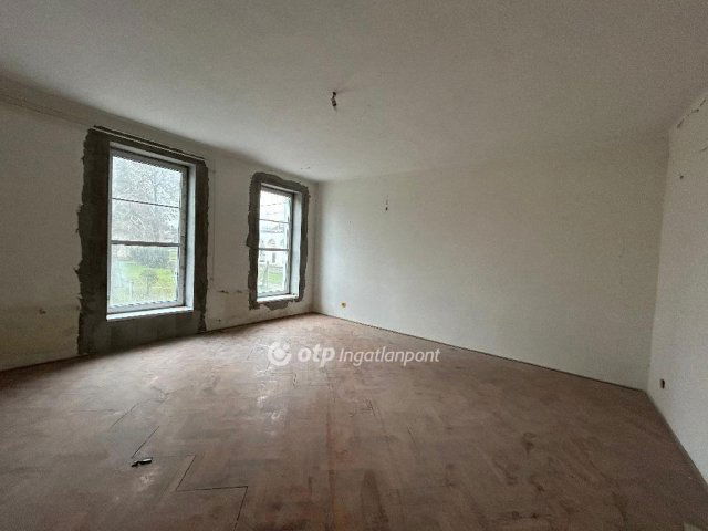 Eladó sorház, Biharkeresztesen 75.5 M Ft, 9+4 szobás