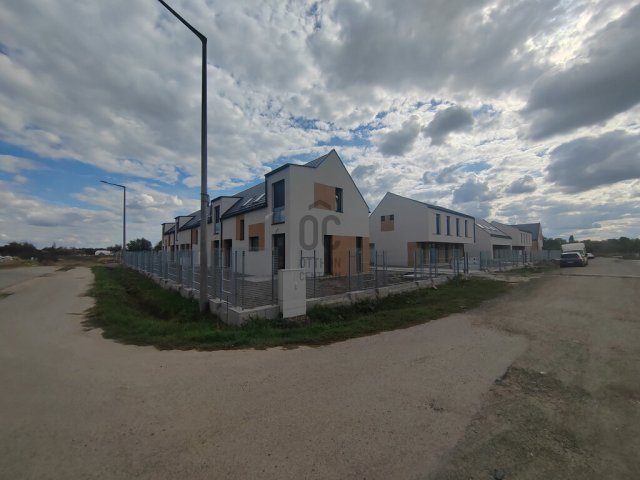 Eladó sorház, Cegléden 73.12 M Ft, 4 szobás