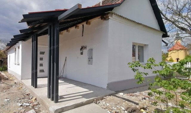 Eladó családi ház, Alattyánban 8.5 M Ft, 2 szobás