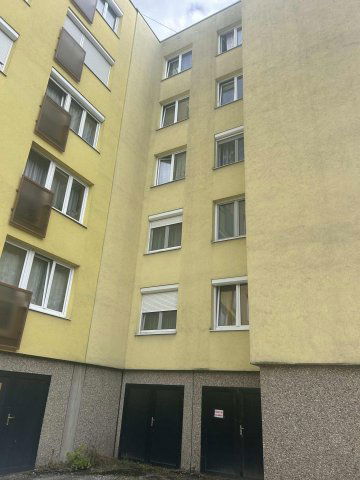 Eladó garázs, Szombathelyen, Barátság utcában 7.9 M Ft