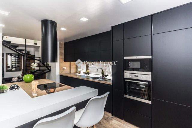 Eladó családi ház, Szombathelyen 199 M Ft, 3+2 szobás