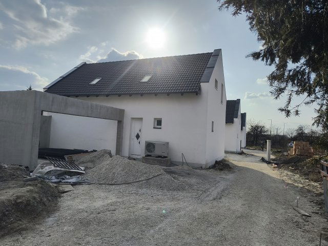 Eladó családi ház, Székesfehérvárott, Fiskális úton