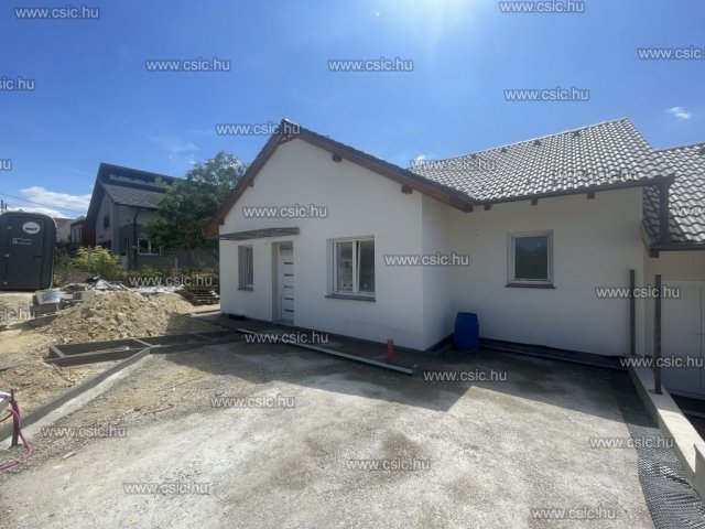 Eladó családi ház, Őrbottyánban 99.9 M Ft, 1+3 szobás