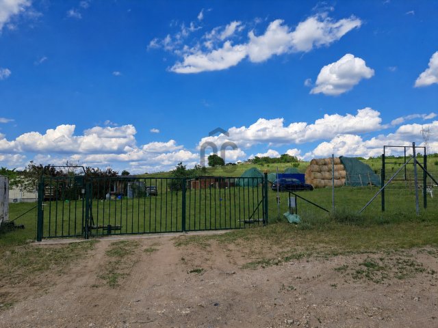 Eladó mezogazdasagi ingatlan, Fóton 149 M Ft