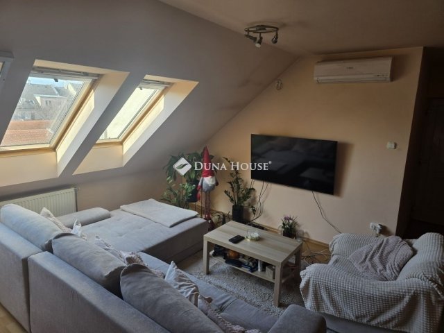 Eladó téglalakás, Szegeden 61.99 M Ft, 3 szobás