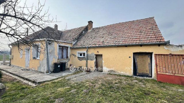 Eladó családi ház, Adásztevelen 32.9 M Ft, 2 szobás