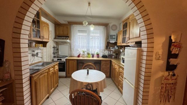 Eladó családi ház, Hajdúnánáson 85 M Ft, 6 szobás