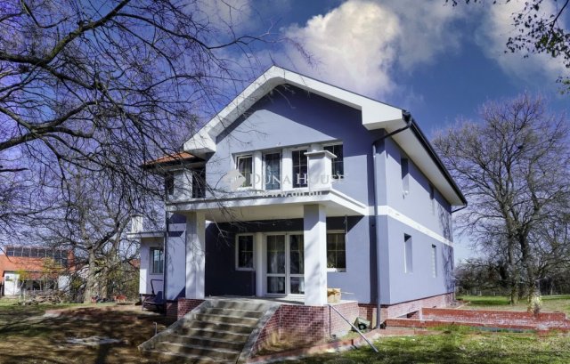 Eladó családi ház, Gyömrőn 740 M Ft, 10 szobás