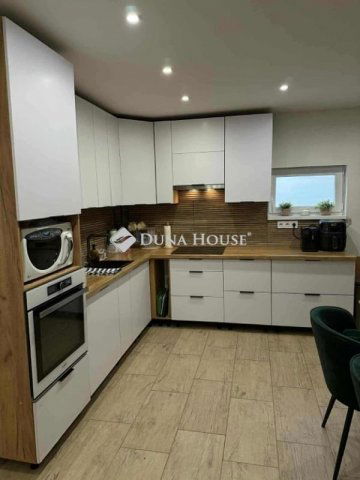 Eladó családi ház, Halásztelken 140 M Ft, 8 szobás