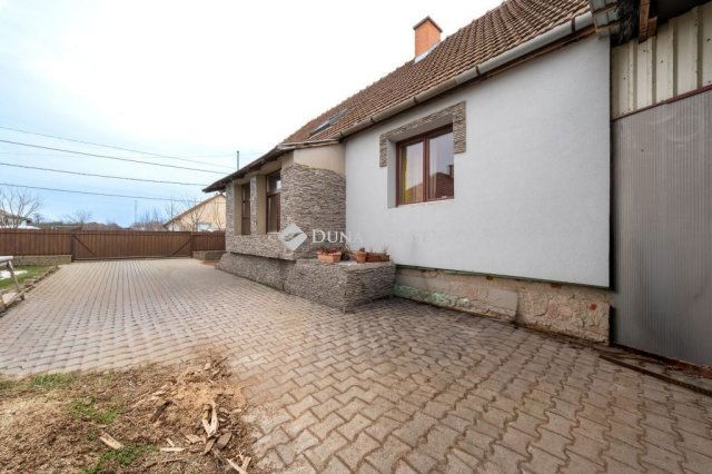 Eladó családi ház, Emődön 51 M Ft, 4 szobás
