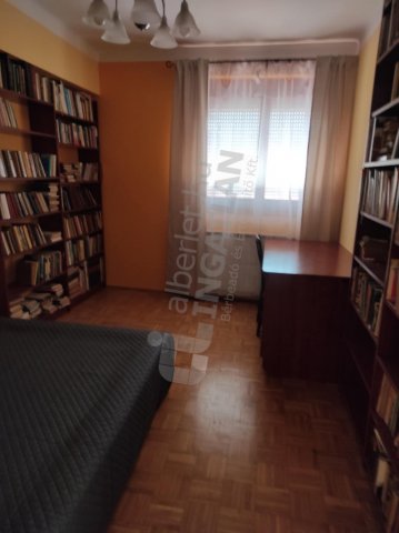 Kiadó téglalakás, albérlet, III. kerületben, Gyenes utcában