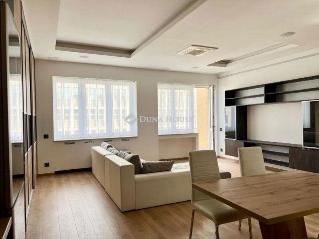 Kiadó téglalakás, albérlet, Budapesten, V. kerületben, 3 szobás