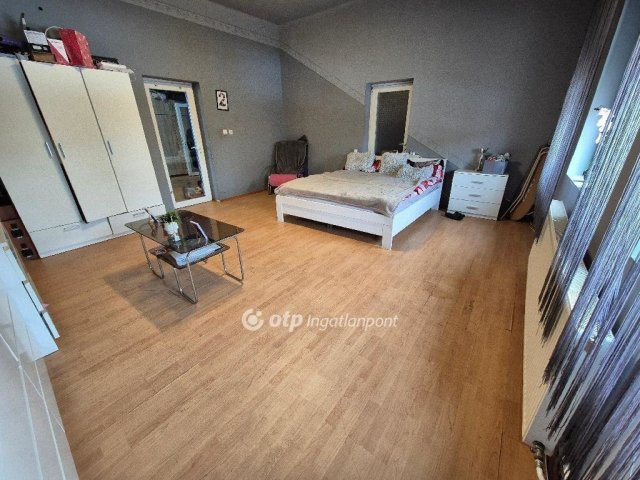 Eladó családi ház, Szentesen 39.9 M Ft, 4 szobás