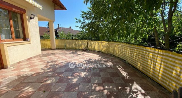 Eladó családi ház, Budakeszin 214 M Ft, 10 szobás