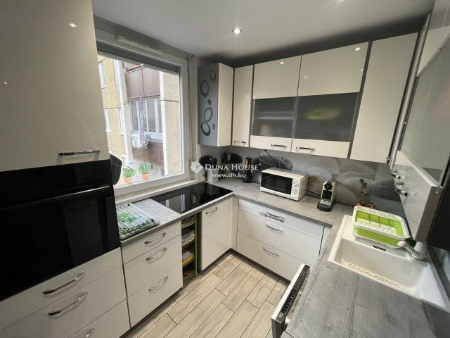 Eladó panellakás, Budapesten, IV. kerületben 74.9 M Ft, 2 szobás