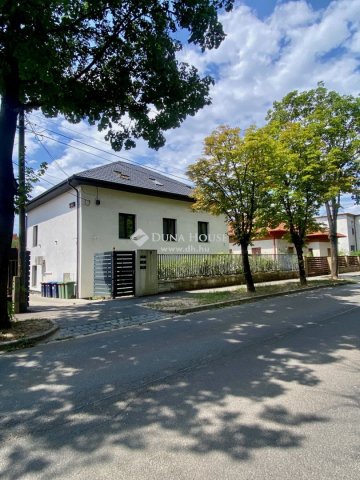 Eladó családi ház, Budapesten, X. kerületben, Dömsödi utcában