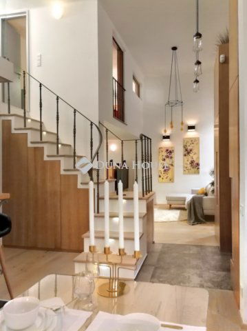 Eladó téglalakás, Budapesten, VI. kerületben 99 M Ft, 1 szobás