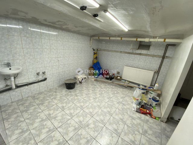 Eladó üzlethelyiség, Budapesten, VII. kerületben 65 M Ft