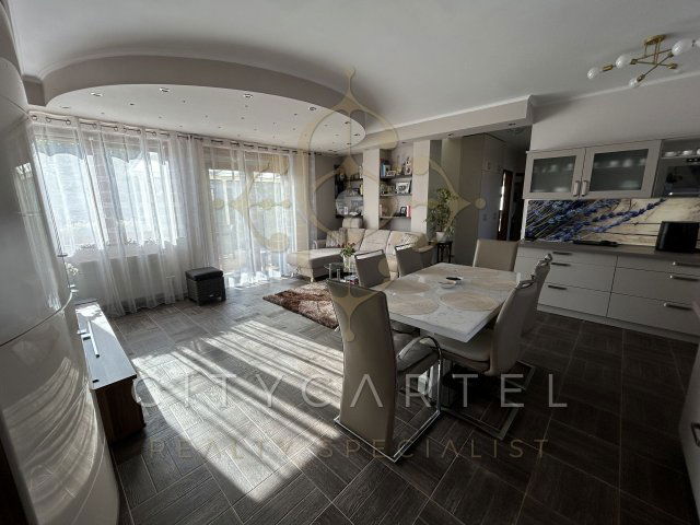 Eladó családi ház, Siófokon 159.9 M Ft, 6 szobás