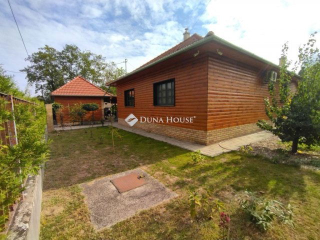 Eladó mezogazdasagi ingatlan, Nagykátán 180 M Ft