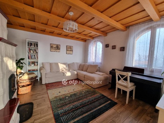 Eladó családi ház, Bakonyjákón 97.5 M Ft, 2+3 szobás