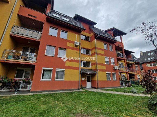 Eladó téglalakás, Szigetszentmiklóson 62.8 M Ft, 3 szobás