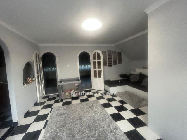 Eladó családi ház, Abonyban 40 M Ft, 3 szobás