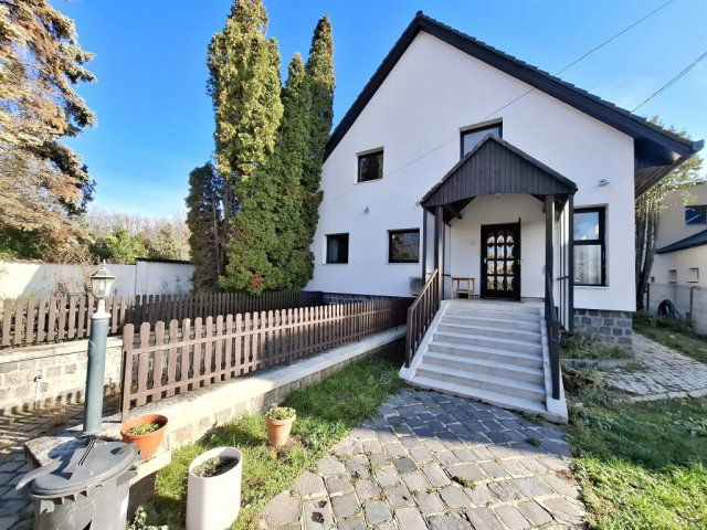 Eladó családi ház, Mogyoródon 98 M Ft, 5 szobás