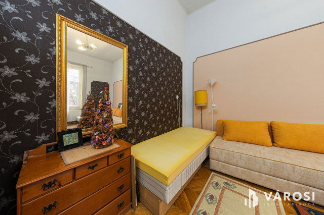 Eladó téglalakás, Szegeden 64.99 M Ft, 2 szobás