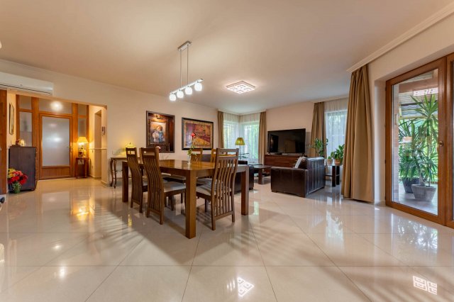 Eladó családi ház, Balatonszabadiban 209 M Ft, 4 szobás