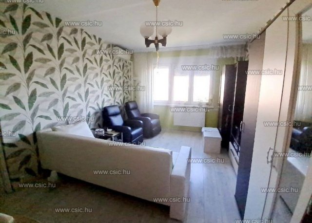 Eladó téglalakás, Budapesten, XV. kerületben 74.9 M Ft, 3 szobás