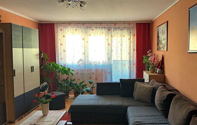 Eladó téglalakás, Dorogon, Szabadság téren 57.9 M Ft, 2 szobás
