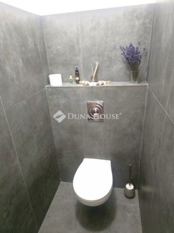 Eladó téglalakás, Pécsett 61.9 M Ft, 2 szobás