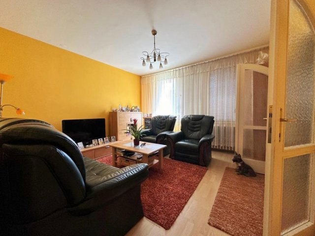 Eladó téglalakás, Szombathelyen 41.9 M Ft, 4 szobás