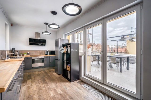 Eladó téglalakás, Budapesten, VI. kerületben 350 M Ft, 4 szobás