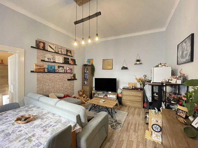 Eladó téglalakás, Budapesten, VII. kerületben, Király utcában