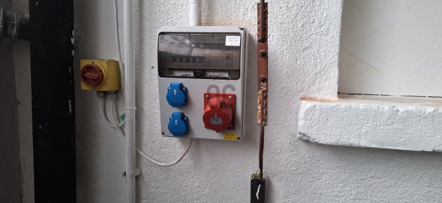 Kiadó ipari ingatlan, Solymáron 375 E Ft / hó