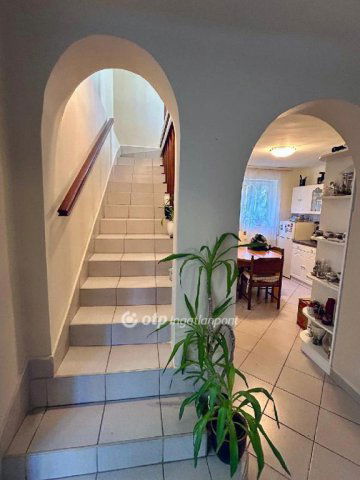 Eladó családi ház, Budapesten, II. kerületben 169.9 M Ft