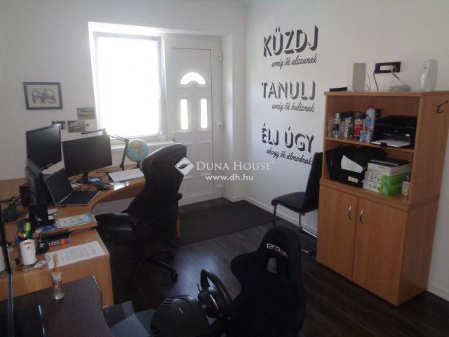 Eladó ikerház, Székesfehérvárott 119.5 M Ft, 4 szobás